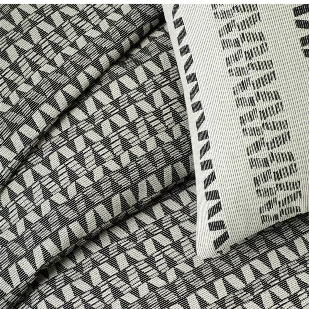 West Elm Angled Geo Shape | Full/Queen Duvet